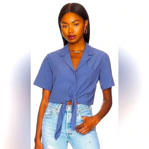 BCBGeneration tie front top in blue size XS